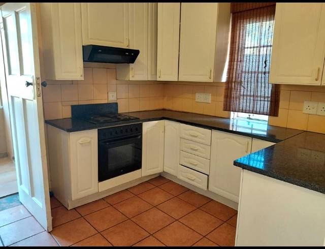 3 BEDROOM HOUSE FOR SALE IN KENSINGTON